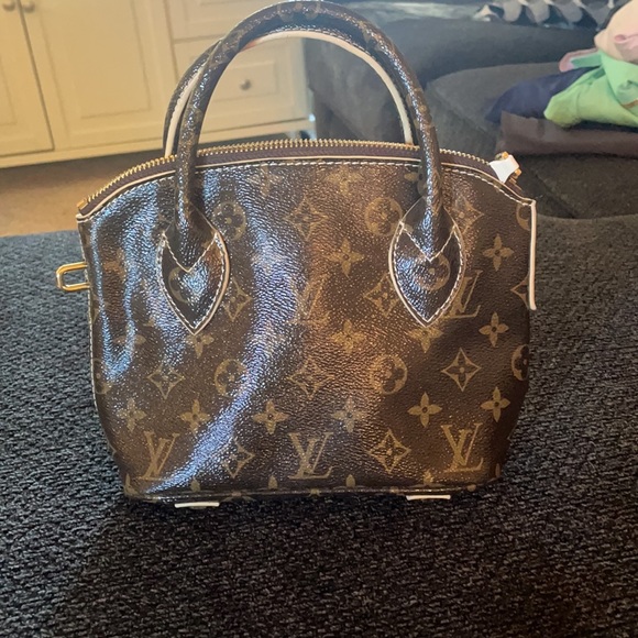 Authentic Limited edition Louis Vuitton - Picture 2 of 7